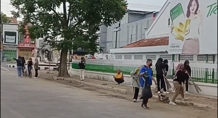 Wujudkan Lingkungan Asri, Bakesbangpol Pemalang Gelar Korve Jumat Bersih di Sepanjang Jalan A. Yani
