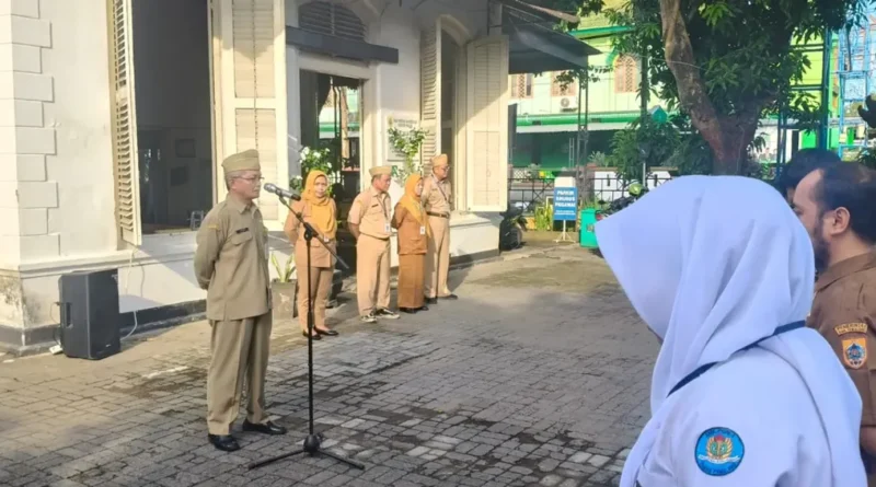 Tingkatkan Kedisiplinan, Kepala Bakesbangpol Pemalang Pimpin Apel Pagi Awal Pekan