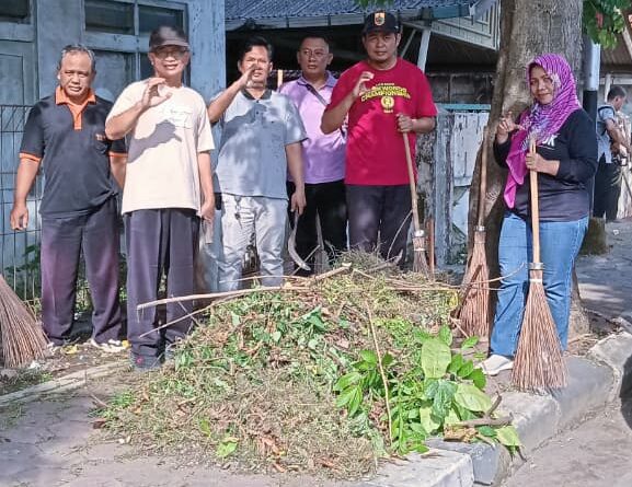Tingkatkan Kebersihan Lingkungan, Bakesbangpol Pemalang Gelar Giat Korve Jumat Bersih di Area Beji