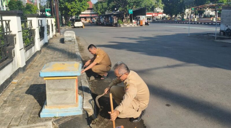 Wujudkan Lingkungan Kerja Nyaman dan Sehat, Bakesbangpol Pemalang Gelar Giat Korve Selasa Bersih